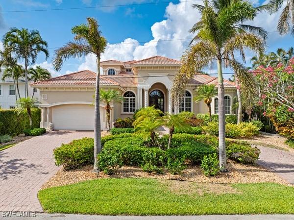 1400 Jewel Box Ave., Naples, FL 34102