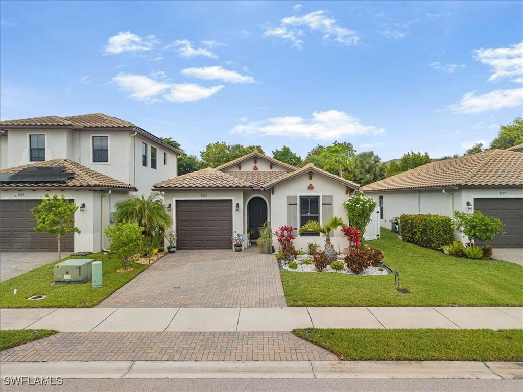 8805 Madrid Cir., Naples, FL 34104