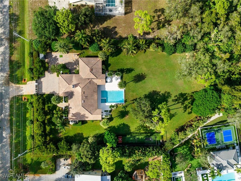 6818 Trail Blvd., Naples, FL 34108