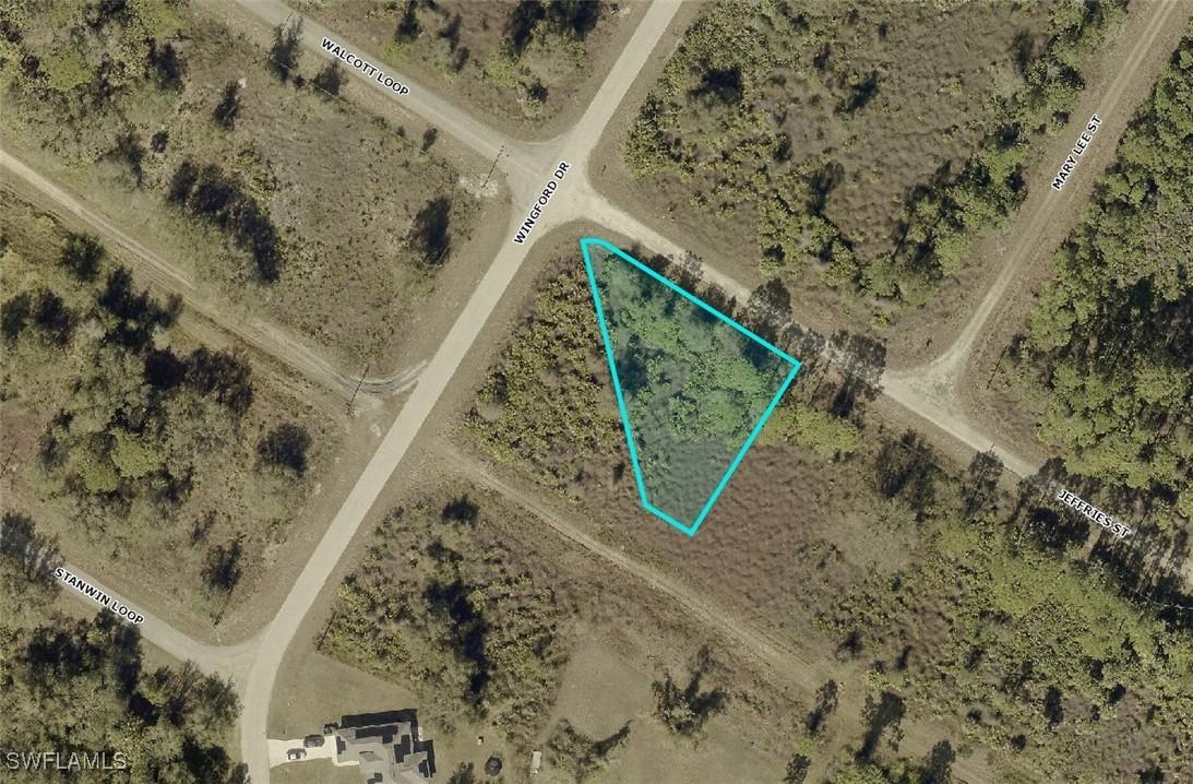 647 Jeffries St., Lehigh Acres, FL 33972