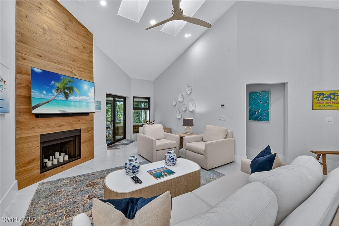 95 Cypress View Dr., Naples, FL 34113