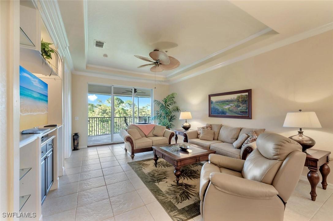 4863 Hampshire Ct. #305, Naples, FL 34112