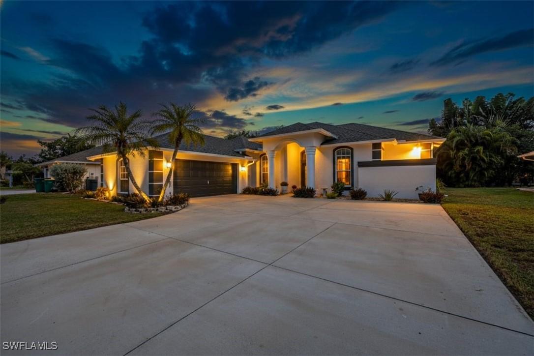 496 Raven Way, Naples, FL 34110