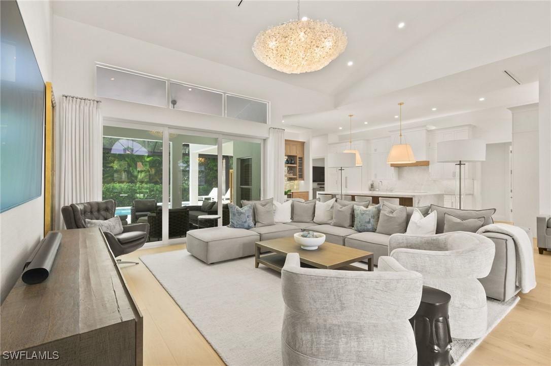 6689 Mill Run Cir., Naples, FL 34109