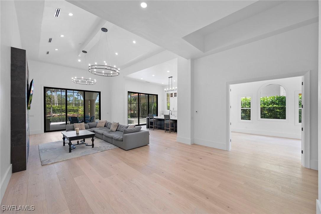 2749 Medallist Ln., Naples, FL 34109