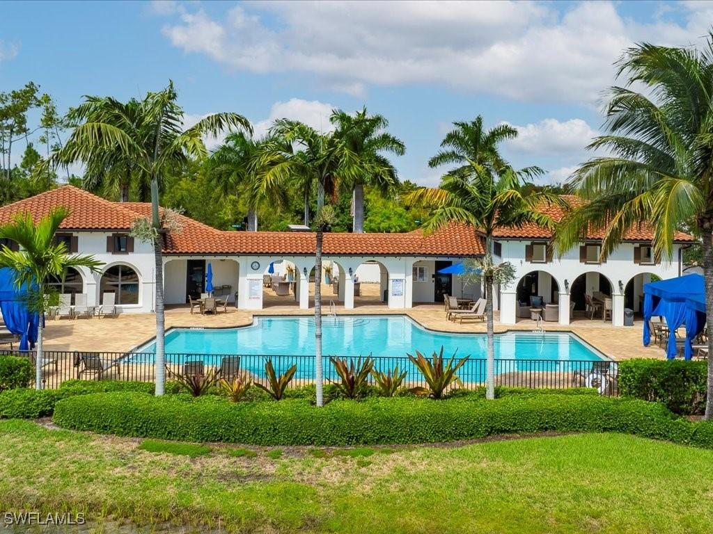 15102 Palmer Lake Cir. #105, Naples, FL 34109