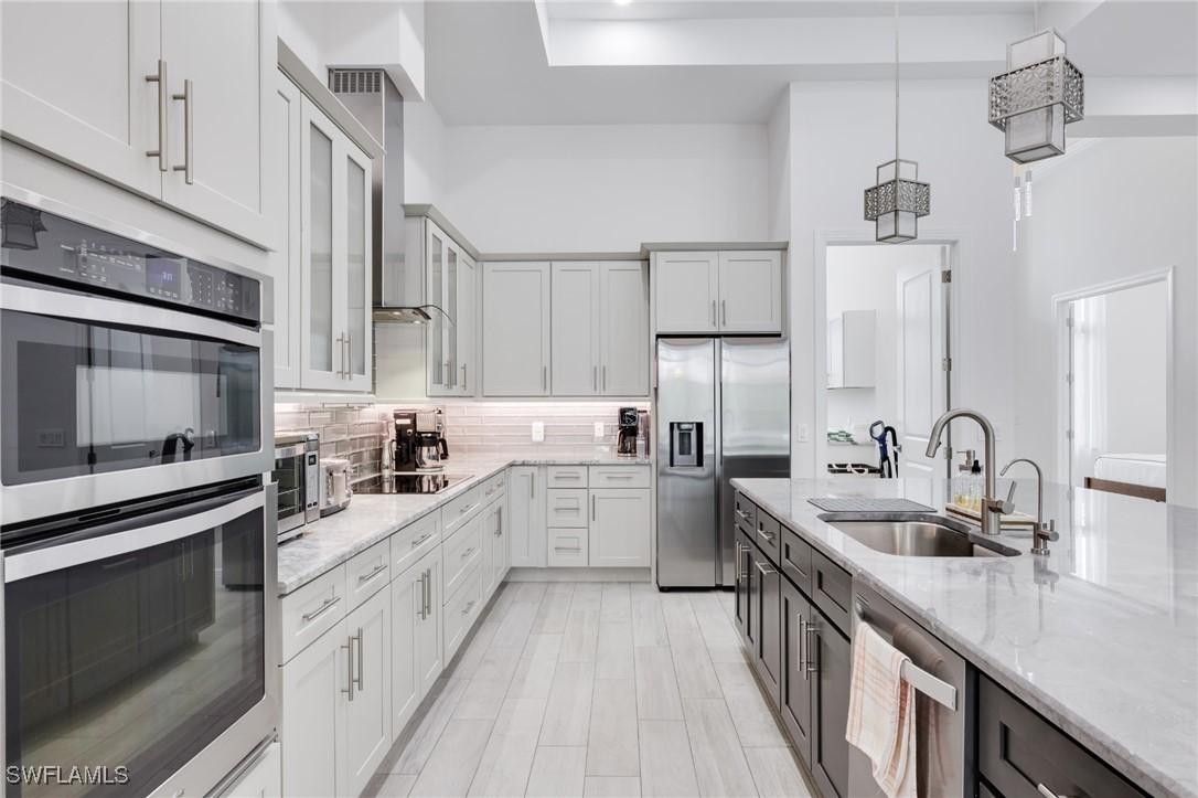 6423 Livingston Woods Ln., Naples, FL 34109