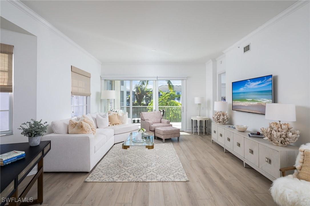 815 Bentwater Cir. #101, Naples, FL 34108