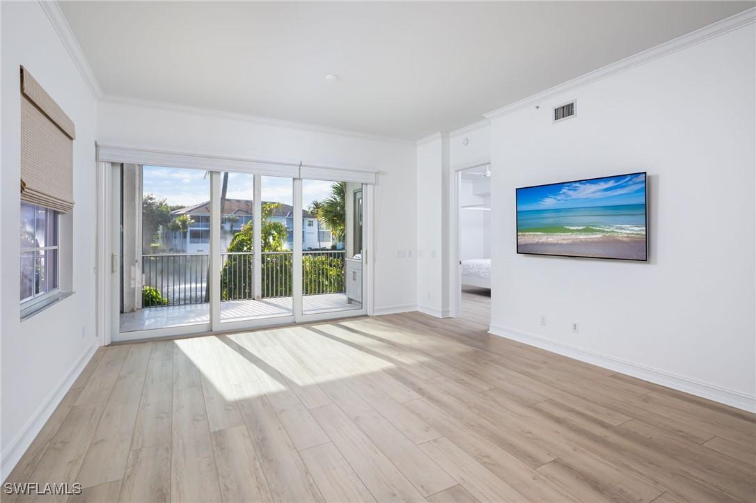 815 Bentwater Cir. #101, Naples, FL 34108