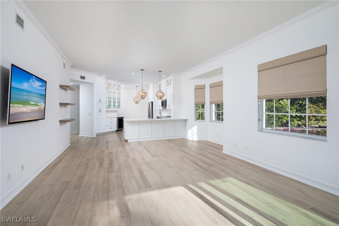 815 Bentwater Cir. #101, Naples, FL 34108