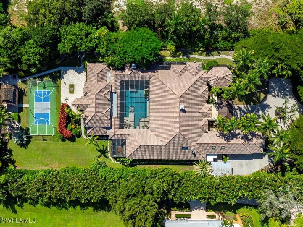 656 Hickory Rd., Naples, FL 34108