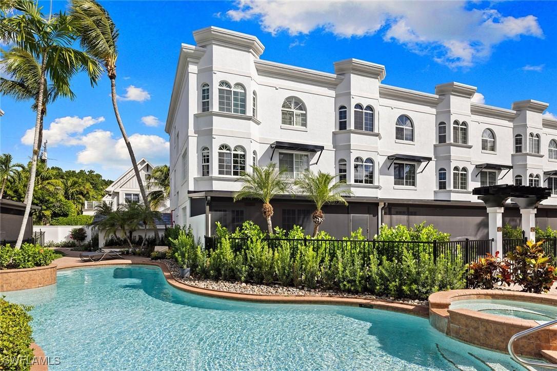 417 4th Ave. #301, Naples, FL 34102