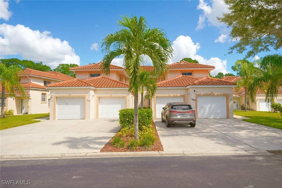 700 Luisa Ln. #2, Naples, FL 34104