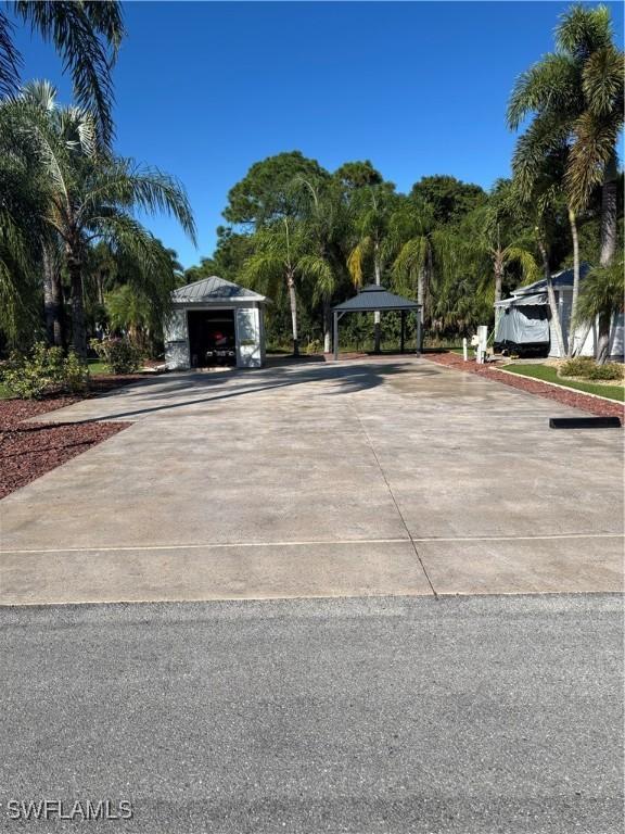 5770 Cypress Woods Resort Dr., Fort Myers, FL 33905