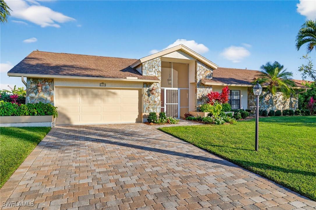1203 Foxfire Ln., Naples, FL 34104