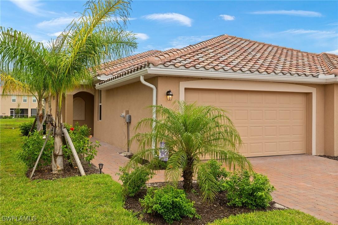 2685 Vine Ave., Naples, FL 34120