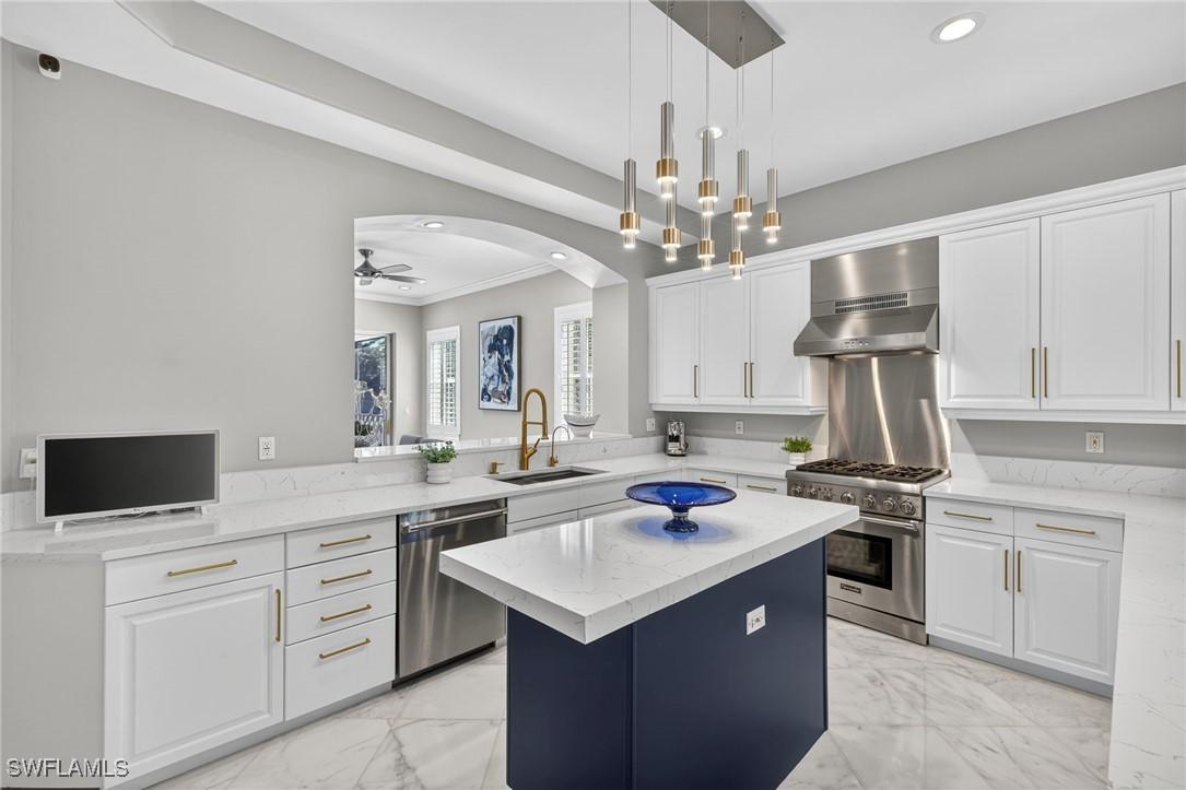 2830 Tiburon Blvd. #102, Naples, FL 34109