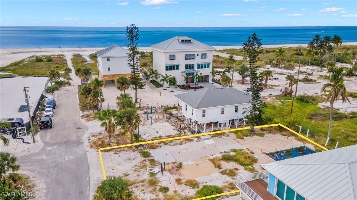 61 Flamingo St., Fort Myers Beach, FL 33931