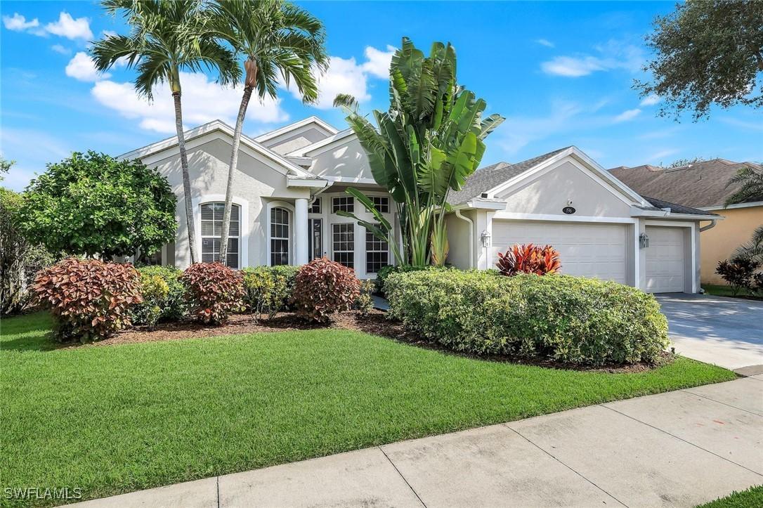 196 Skipping Stone Ln., Naples, FL 34119
