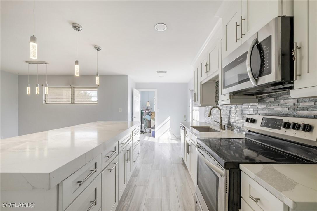 339 Beachwood Ave., Lehigh Acres, FL 33936