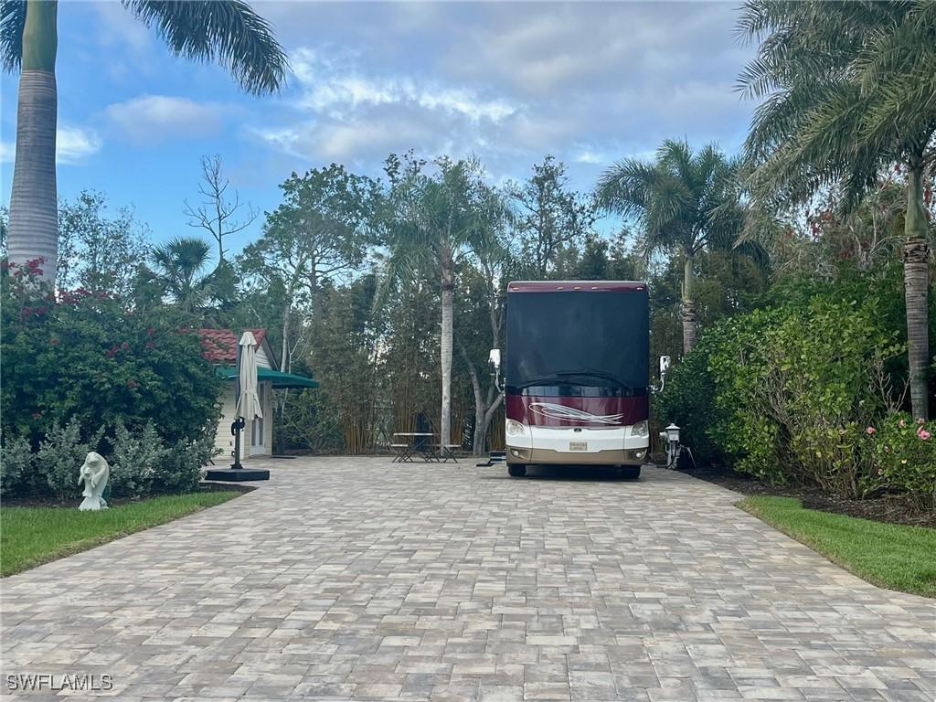 4710 Southern Breeze Dr., Naples, FL 34114