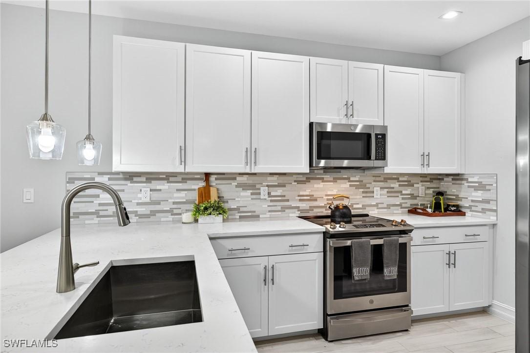 7570 Rockefeller Dr., Naples, FL 34119