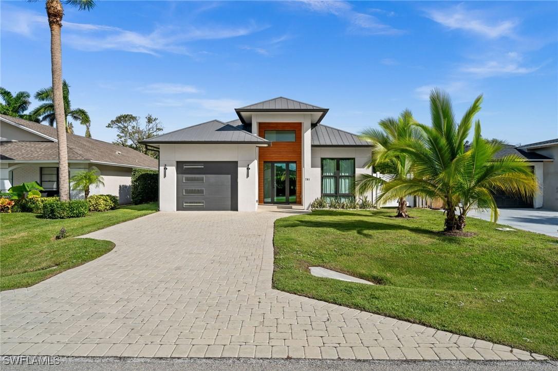 781 103rd Ave., Naples, FL 34108