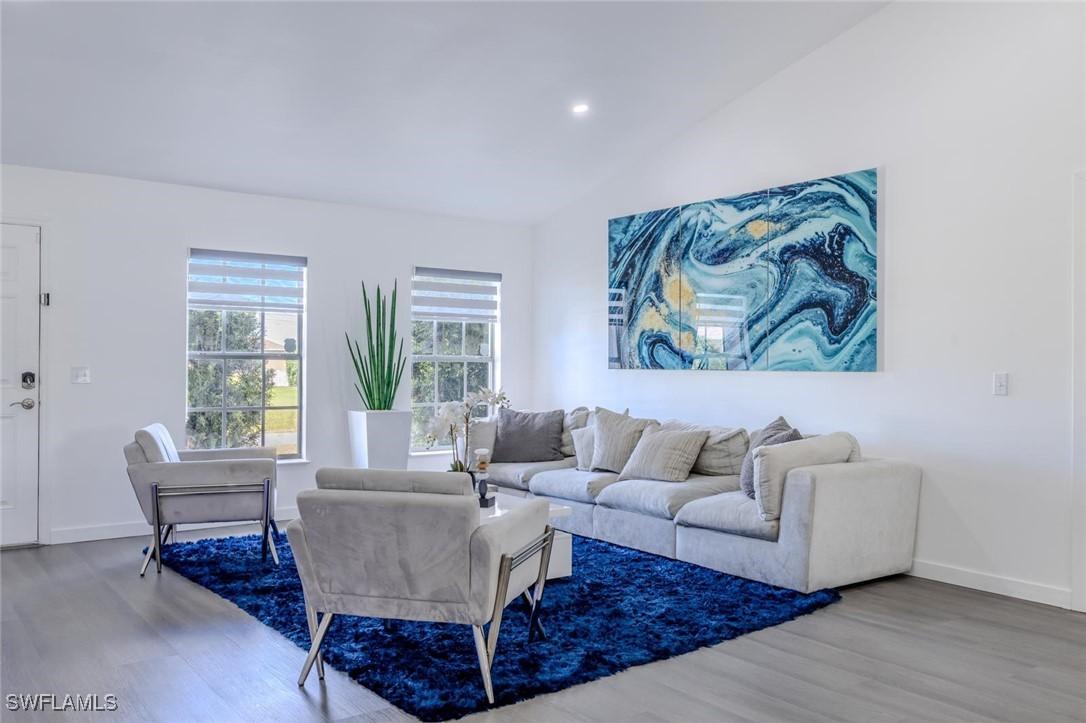 326 NE 10th Ter., Cape Coral, FL 33909