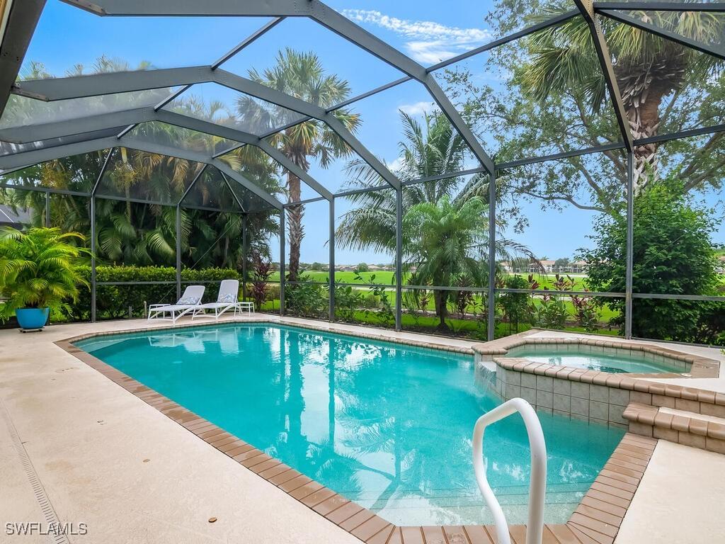 10212 Gator Bay Ct., Naples, FL 34120