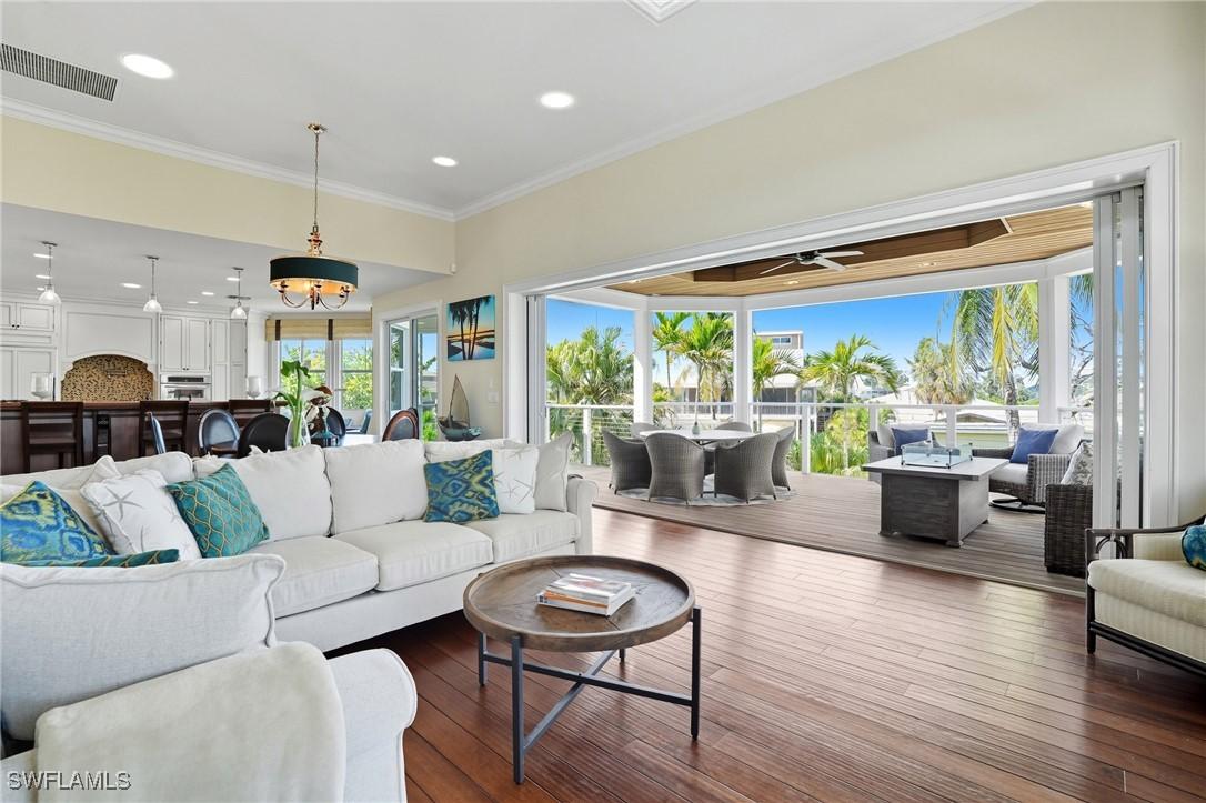 290 Dundee Rd., Fort Myers Beach, FL 33931