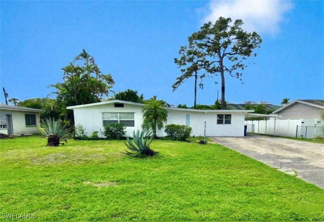 2116 Pineview Rd., Fort Myers, FL 33901