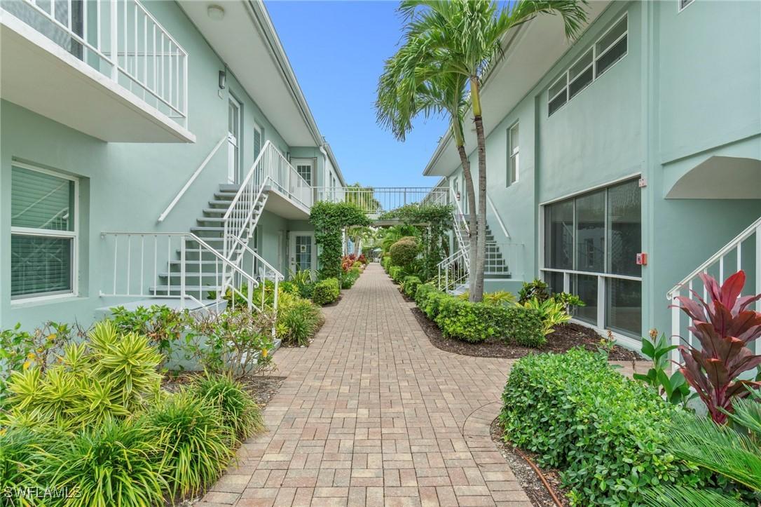 603 12th Ave., Naples, FL 34102