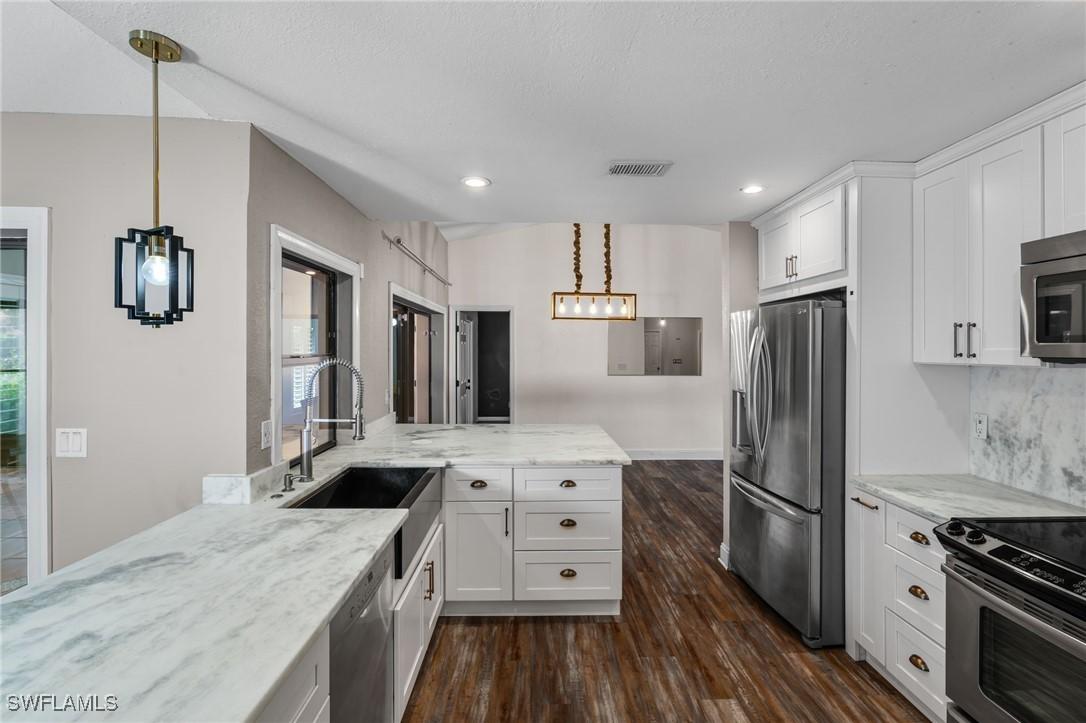 1828 SW 18th Ter., Cape Coral, FL 33991