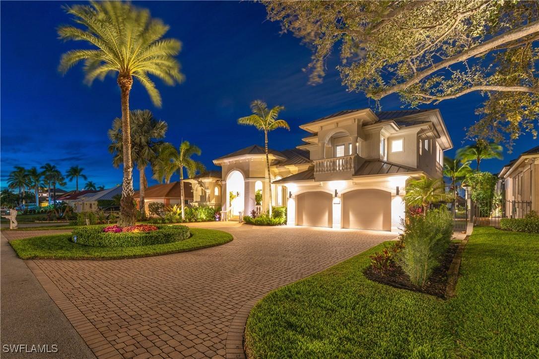 447 Egret Ave., Naples, FL 34108