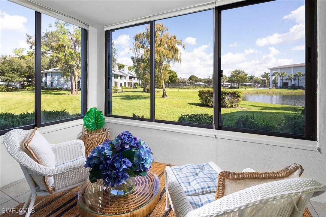 301 Courtside Dr., Naples, FL 34105