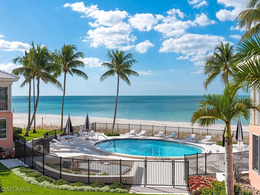 2401 Gulf Shore Blvd. #VILLA 6, Naples, FL 34103