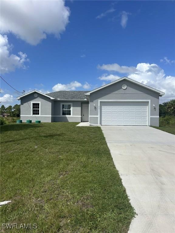 425 Mercedes Ct., Lehigh Acres, FL 33972