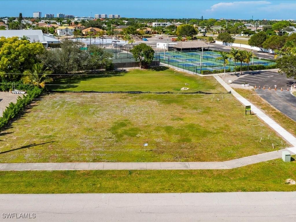 116 Gulfstream St., Marco Island, FL 34145