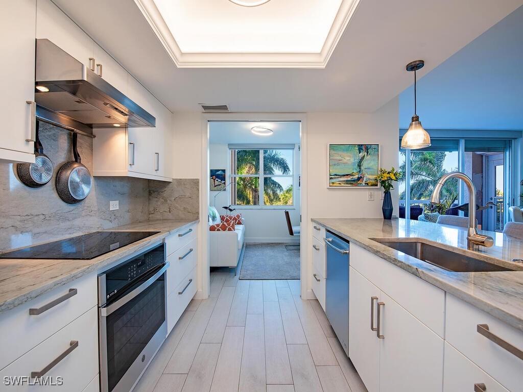 6585 Nicholas Blvd. #303, Naples, FL 34108