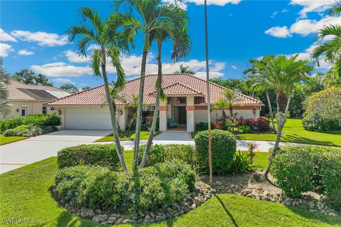 205 Muirfield Cir., Naples, FL