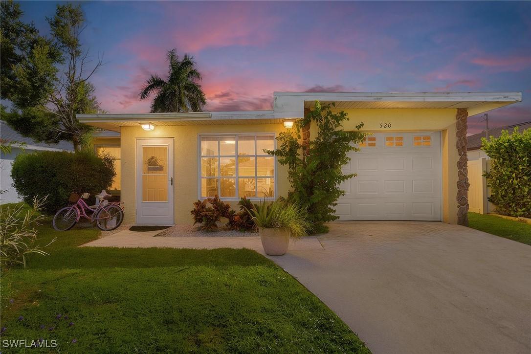 520 99th Ave., Naples, FL 34108