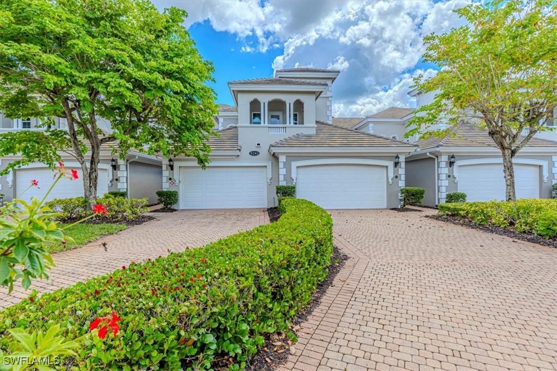 9242 Tesoro Ln. #1, Naples, FL 34114