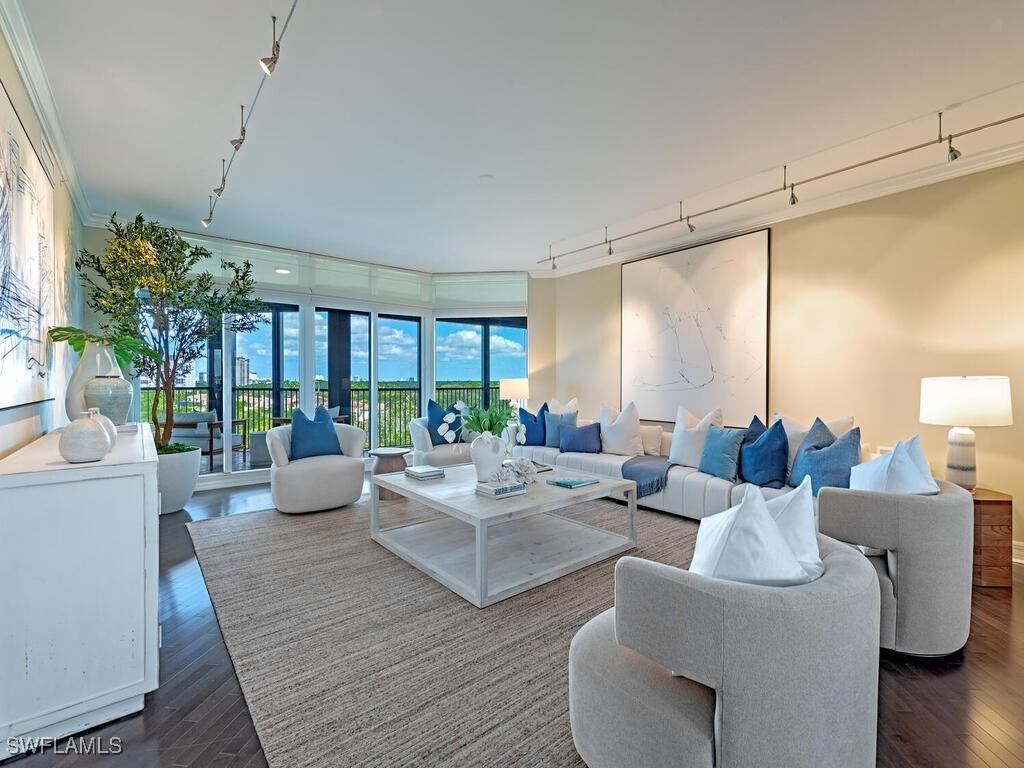 7575 Pelican Bay Blvd. #608, Naples, FL 34108