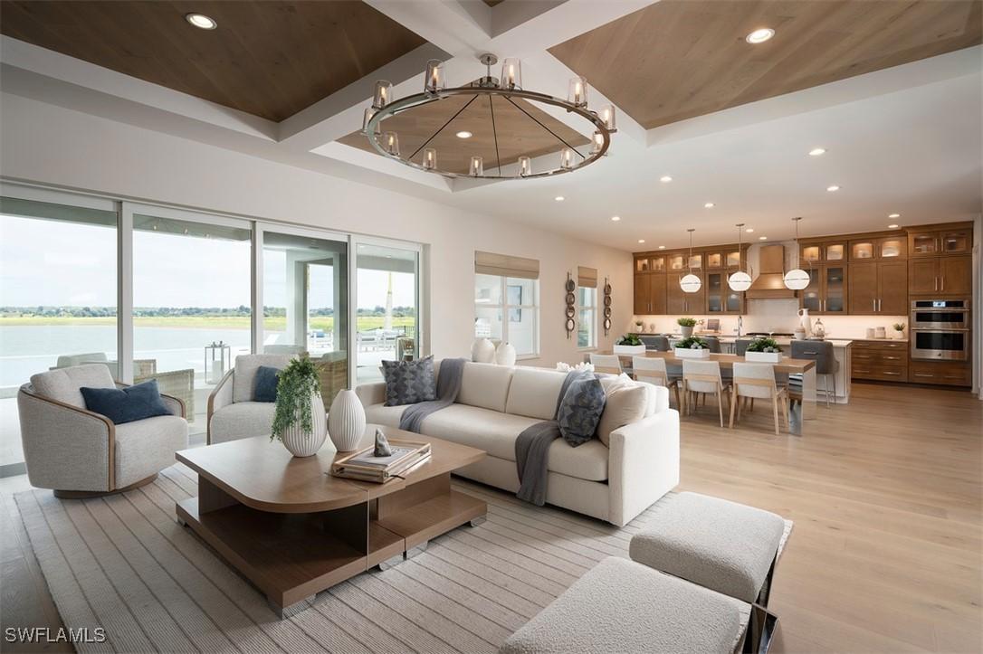 8762 Driftwood Dr., Naples, FL 34114