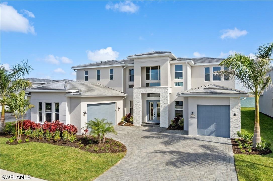 8762 Driftwood Dr., Naples, FL 34114