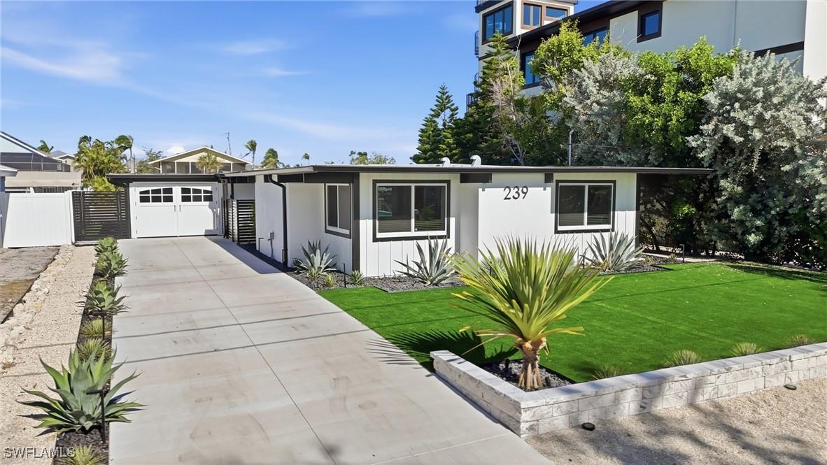 239 Curlew St., Fort Myers Beach, FL 33931