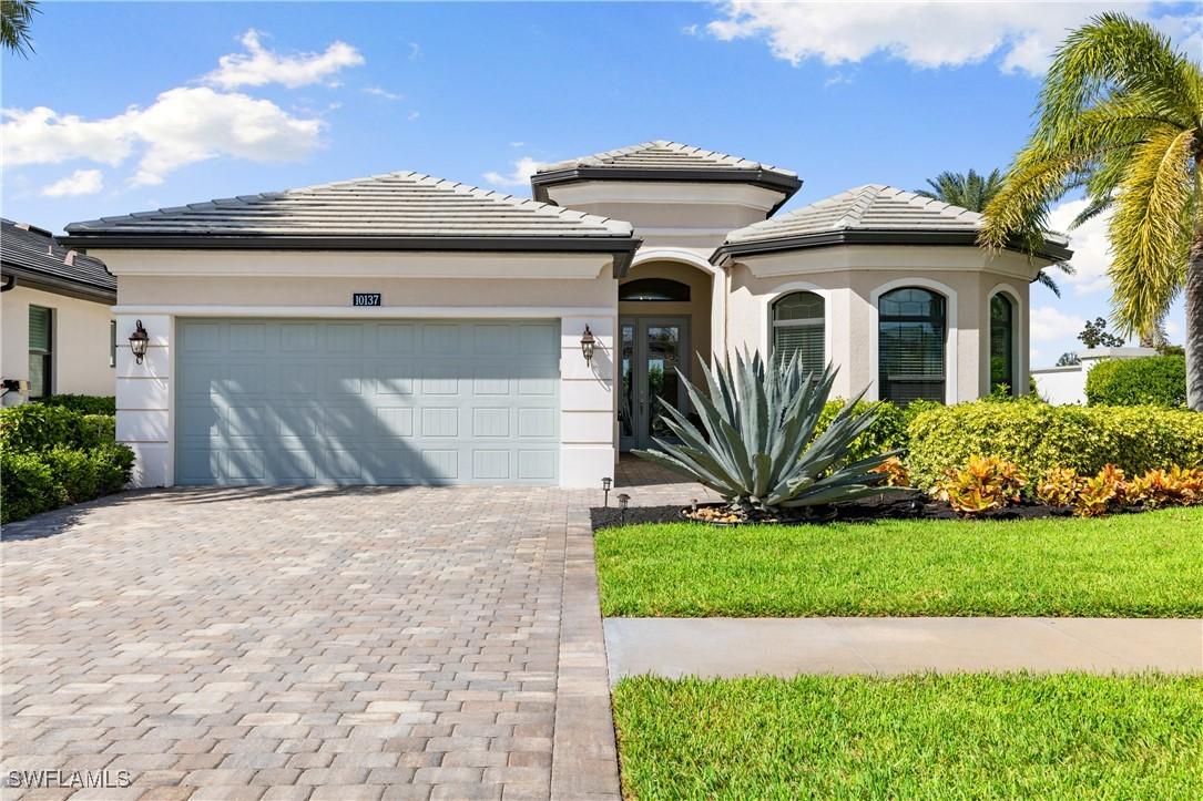 10137 Florence Cir., Naples, FL 34119