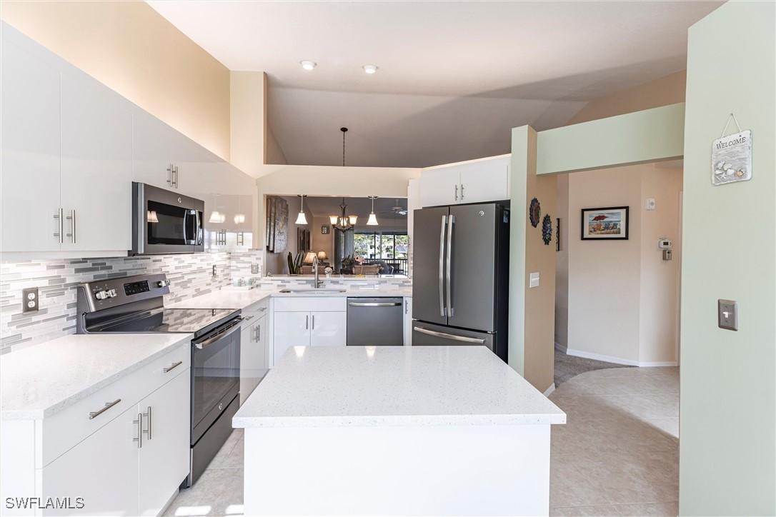 940 Woodshire Ln. #M10, Naples, FL 34105