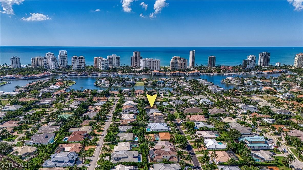 516 Neapolitan Ln., Naples, FL 34103