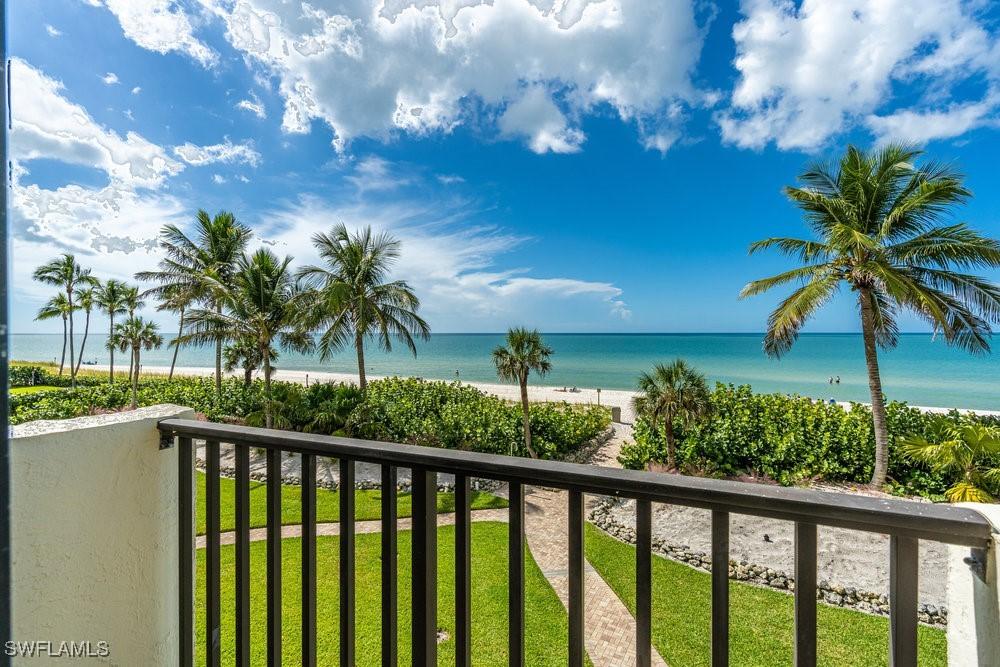 10475 Gulf Shore Dr. #122, Naples, FL 34108